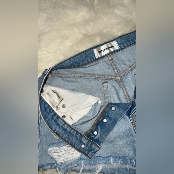 Reformation Short - Picture 4 of 8